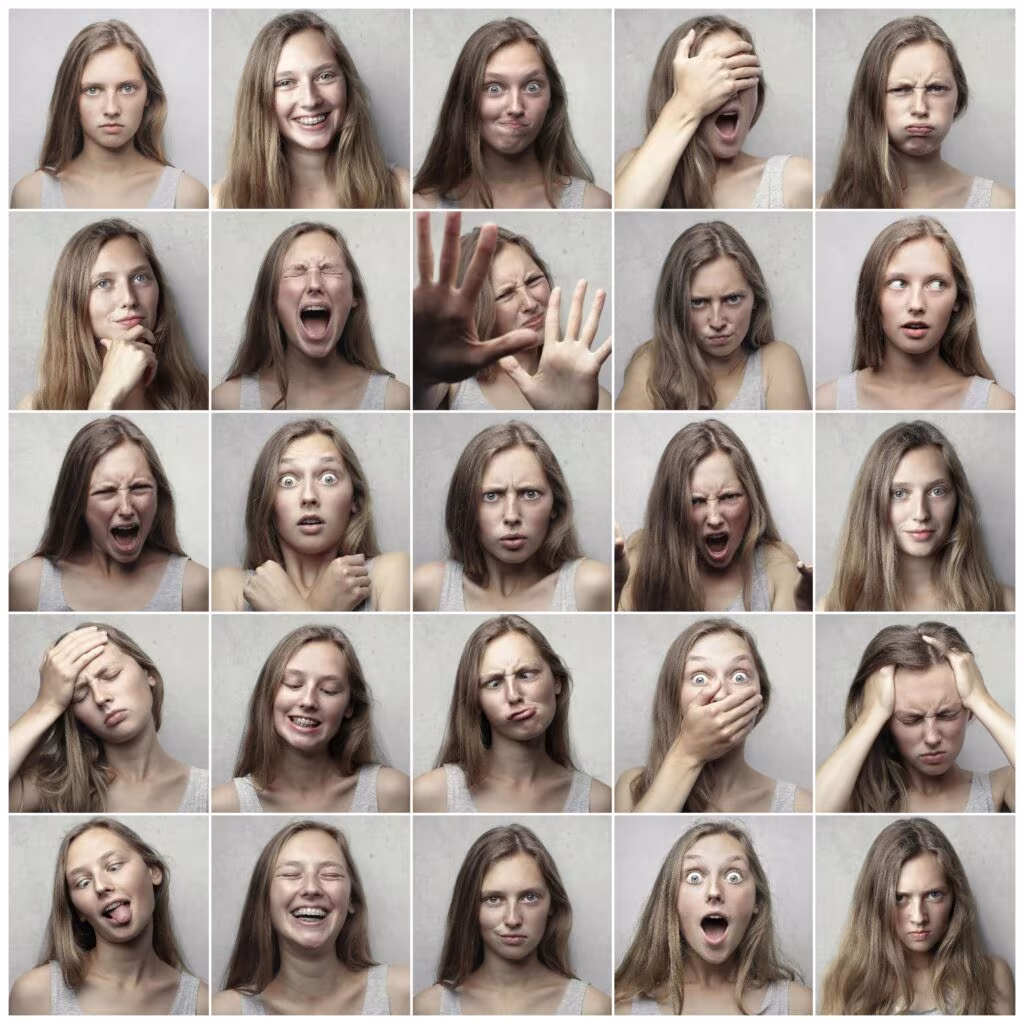 predictores experiencia psicodélica Mosaico de retratos de una misma mujer con expresiones muy distintas, sobre los predictores de la experiencia con LSD