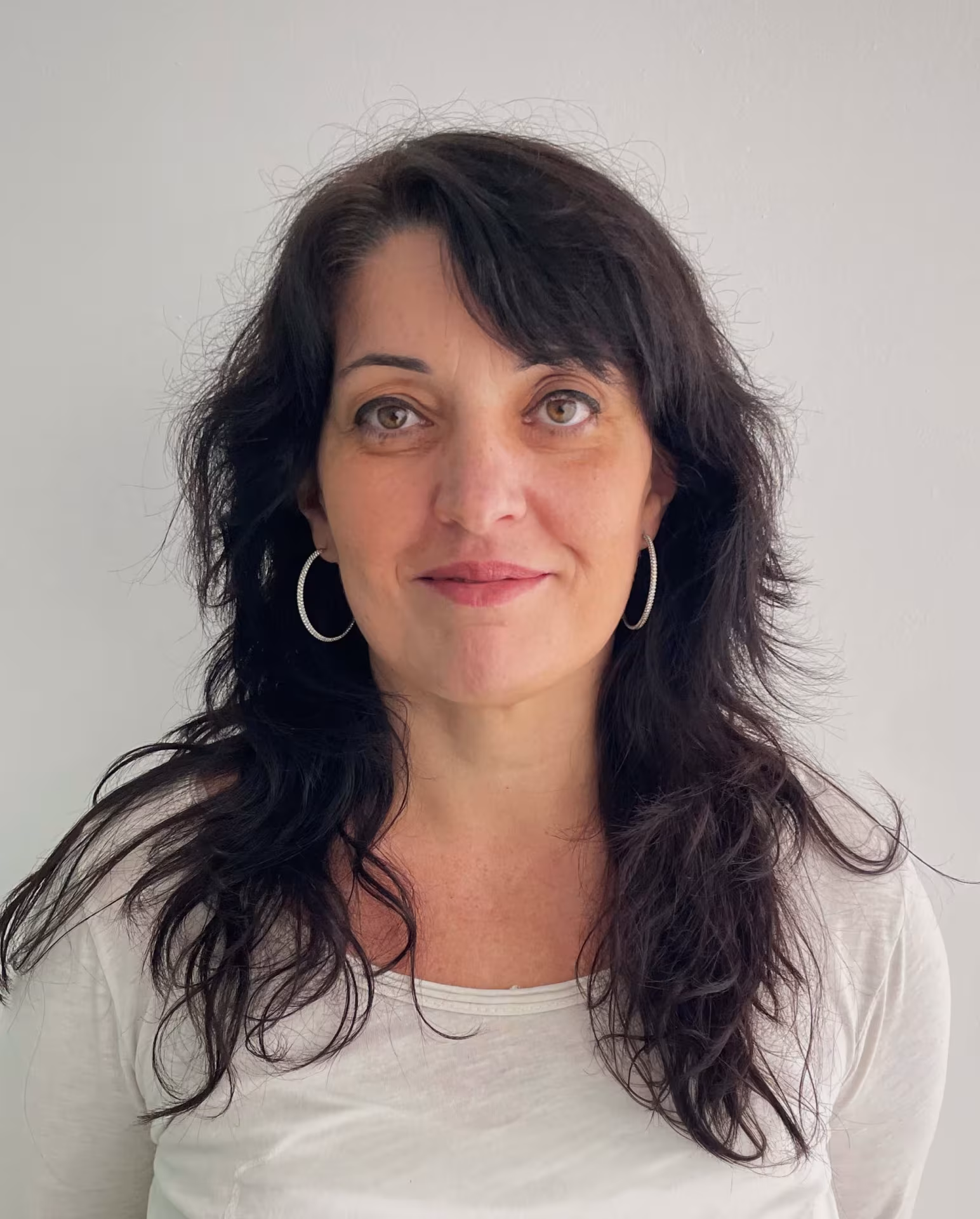 Retrato de Elisa Argilés, participante del ensayo clínico con 5-MeO-DMT en el Parc Sanitari Sant Joan de Déu