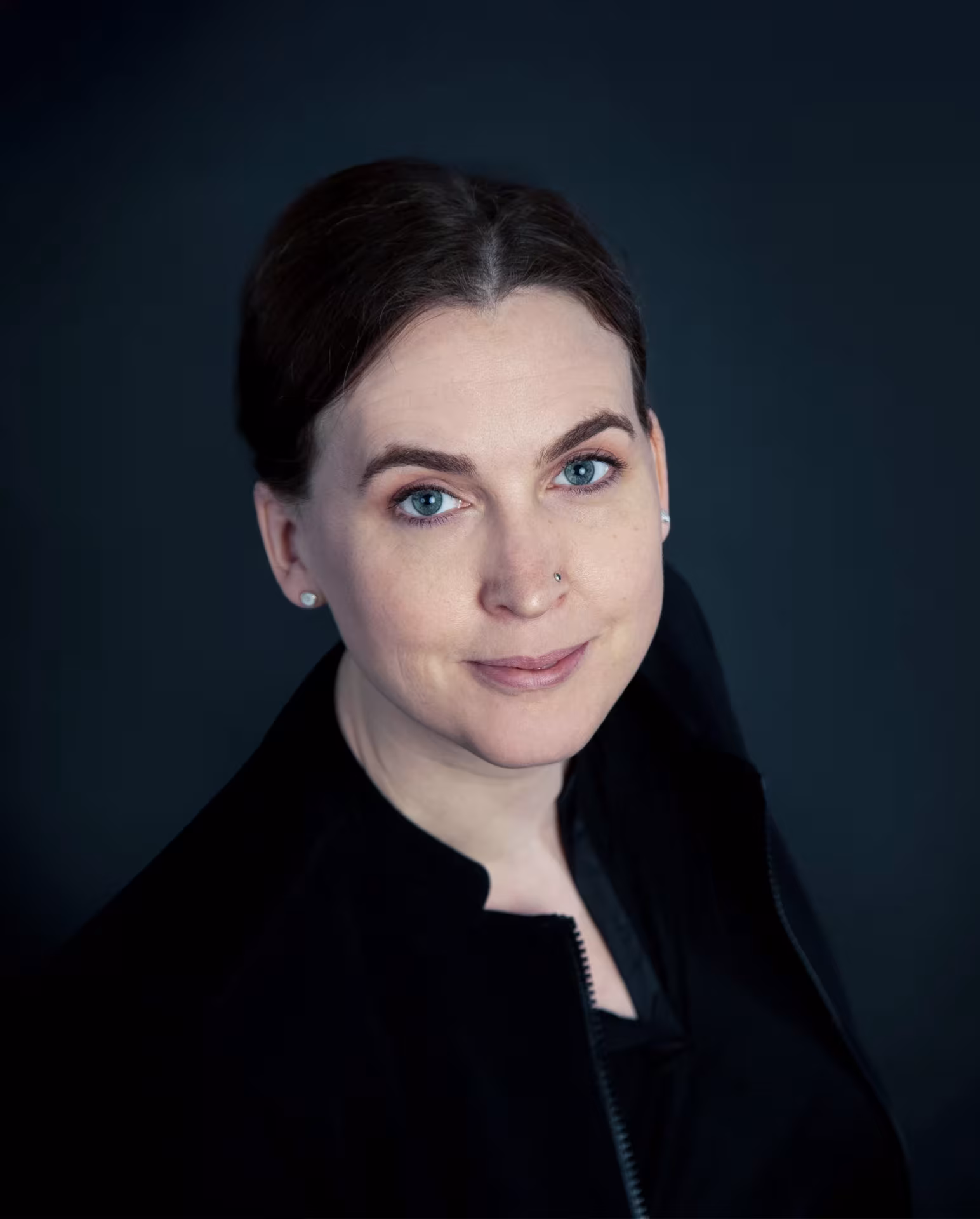 Retrato de la Dra. Andrea Jungaberle, médica, psicoterapeuta y especialista en anestesiología