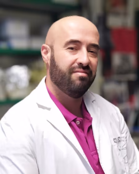 Retrato de José A. Morales, doctor en neurociencia, investigador y profesor universitario del equipo de Fundación Inawe